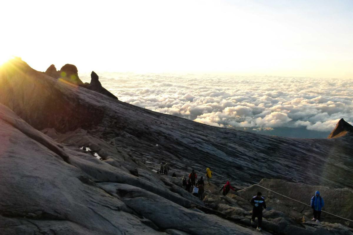 Mt Washington windiest place on earth - summit view